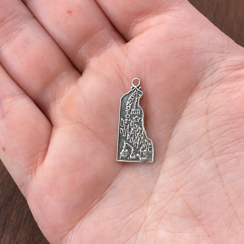 Vintage Bell Trading Post 925 Sterling Silver Delaware State Map Pendant Charm